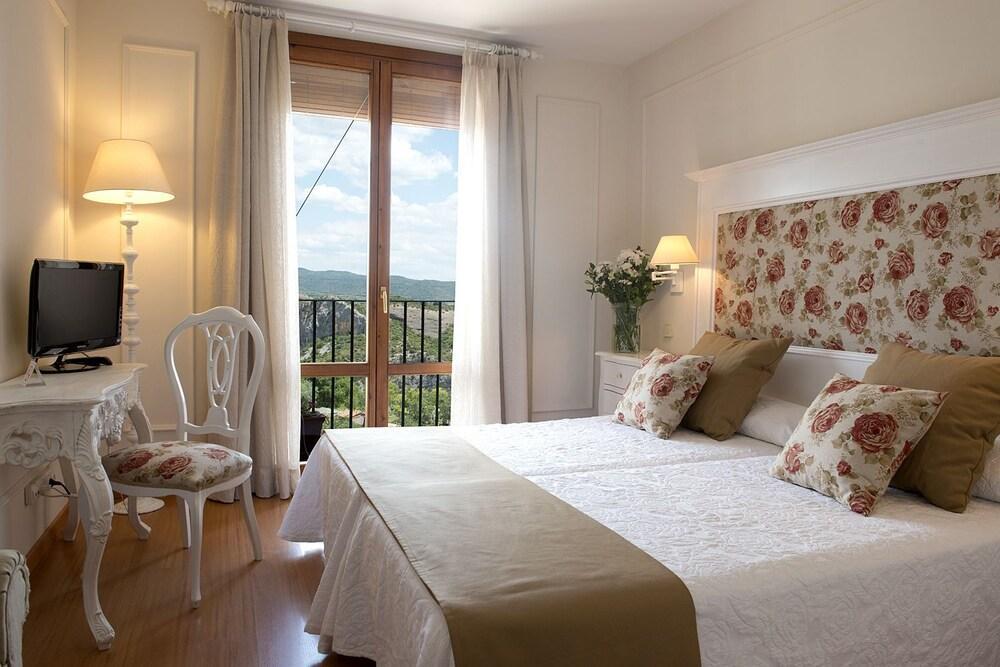 Hotel Santa Maria De Alquézar Екстериор снимка