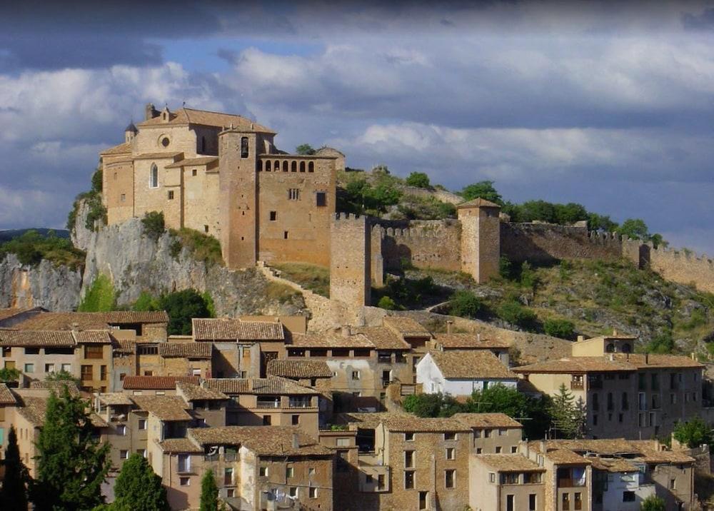 Hotel Santa Maria De Alquézar Екстериор снимка