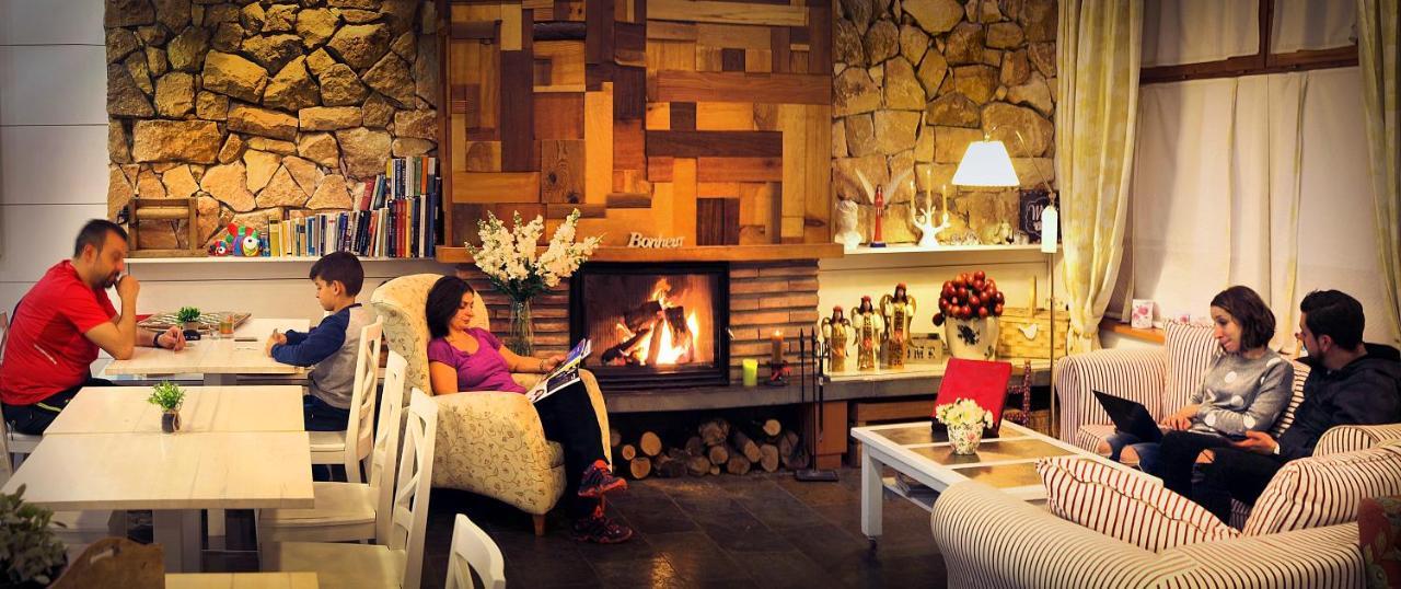 Hotel Santa Maria De Alquézar Екстериор снимка