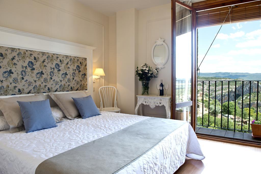 Hotel Santa Maria De Alquézar Екстериор снимка