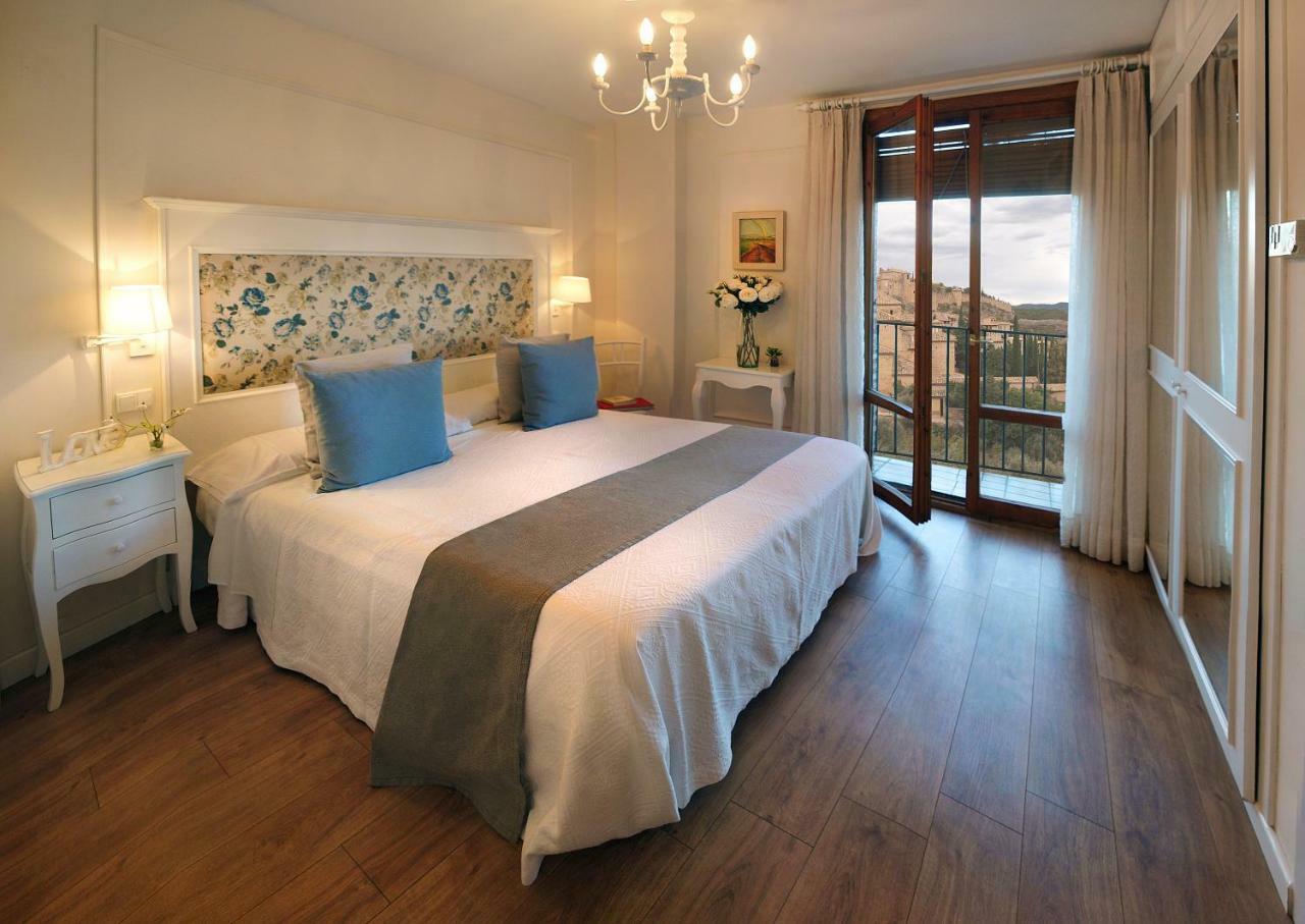 Hotel Santa Maria De Alquézar Екстериор снимка