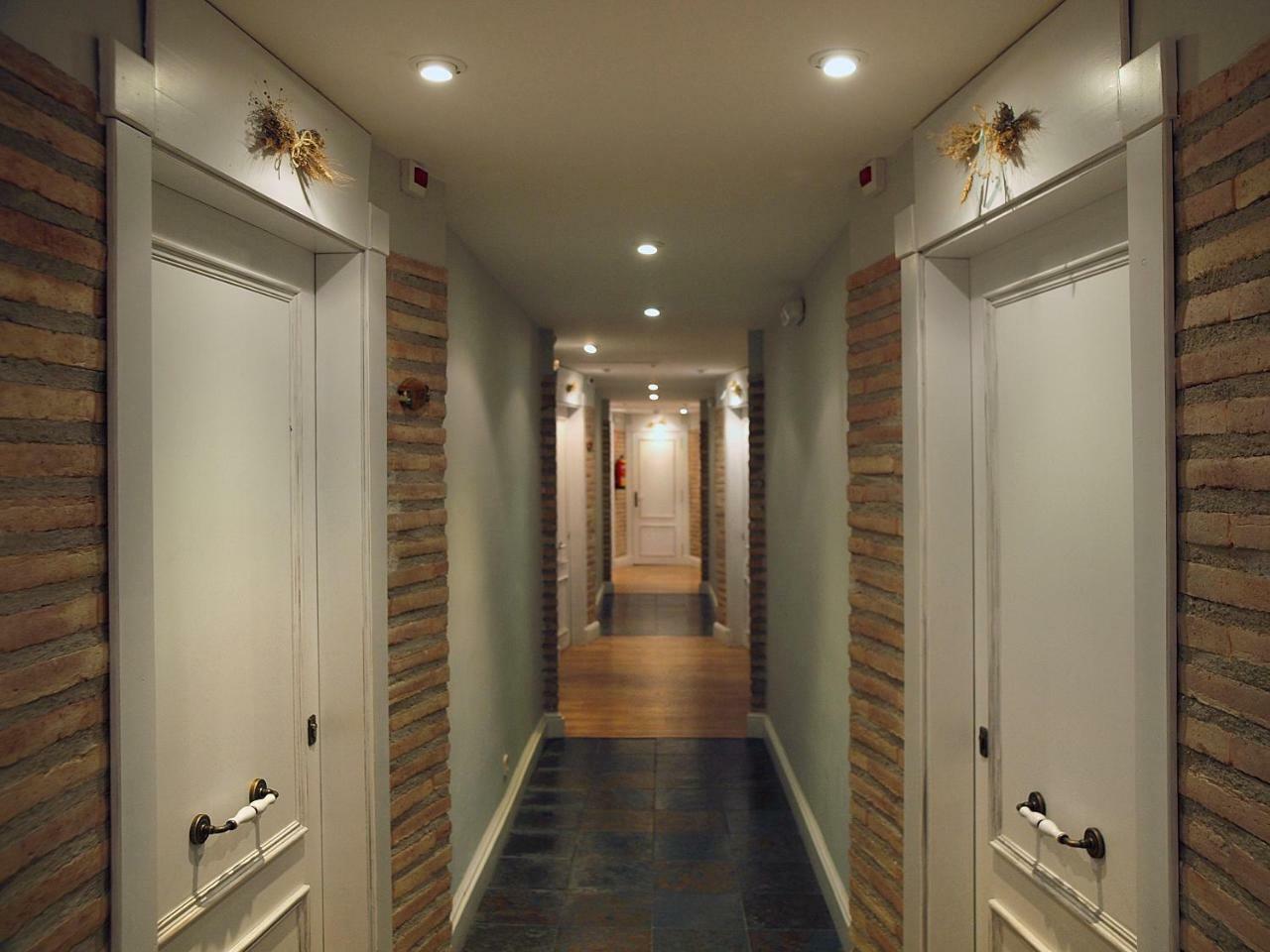 Hotel Santa Maria De Alquézar Екстериор снимка